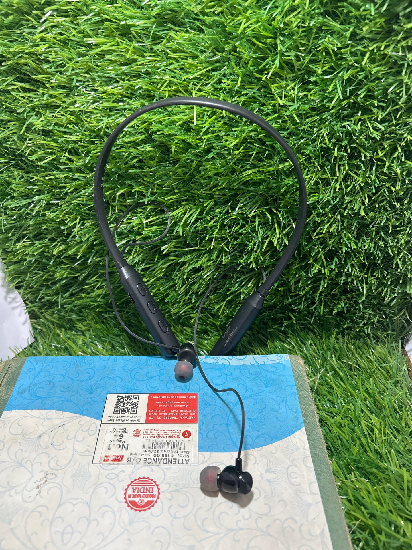 DUST Tarang Neckband