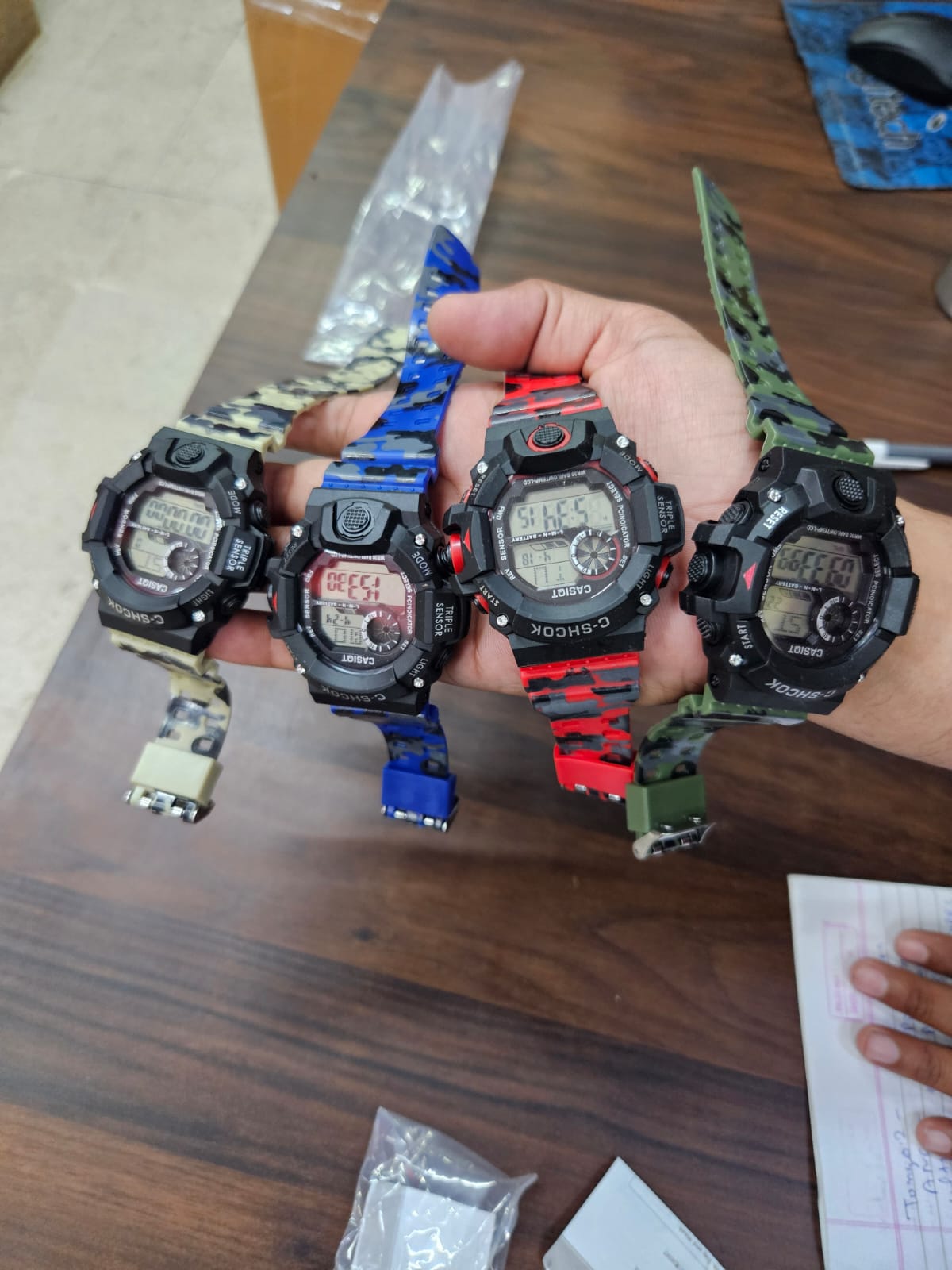 C Shcok digital army Watch