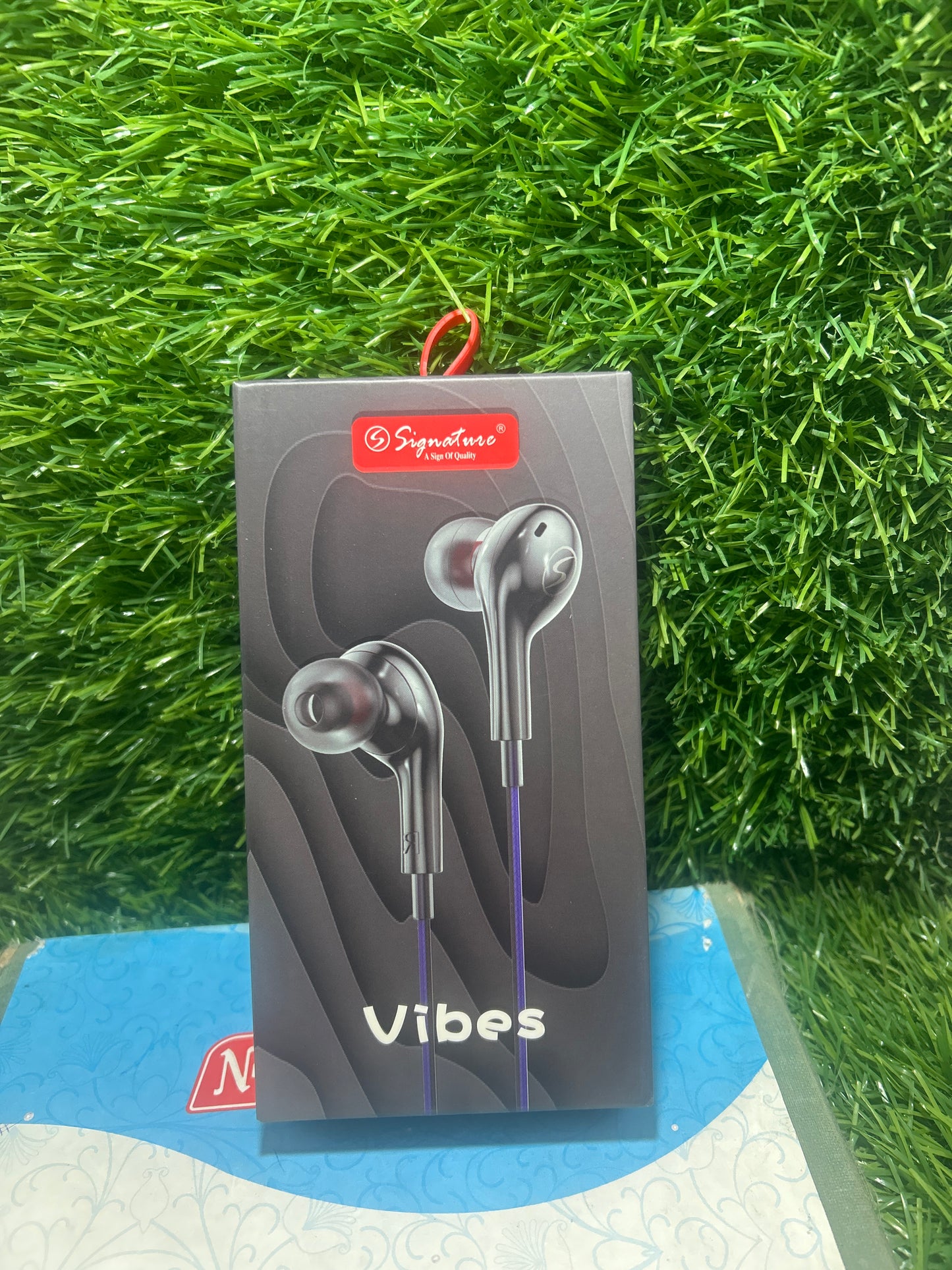 Signature Vibes box packing Handsfree