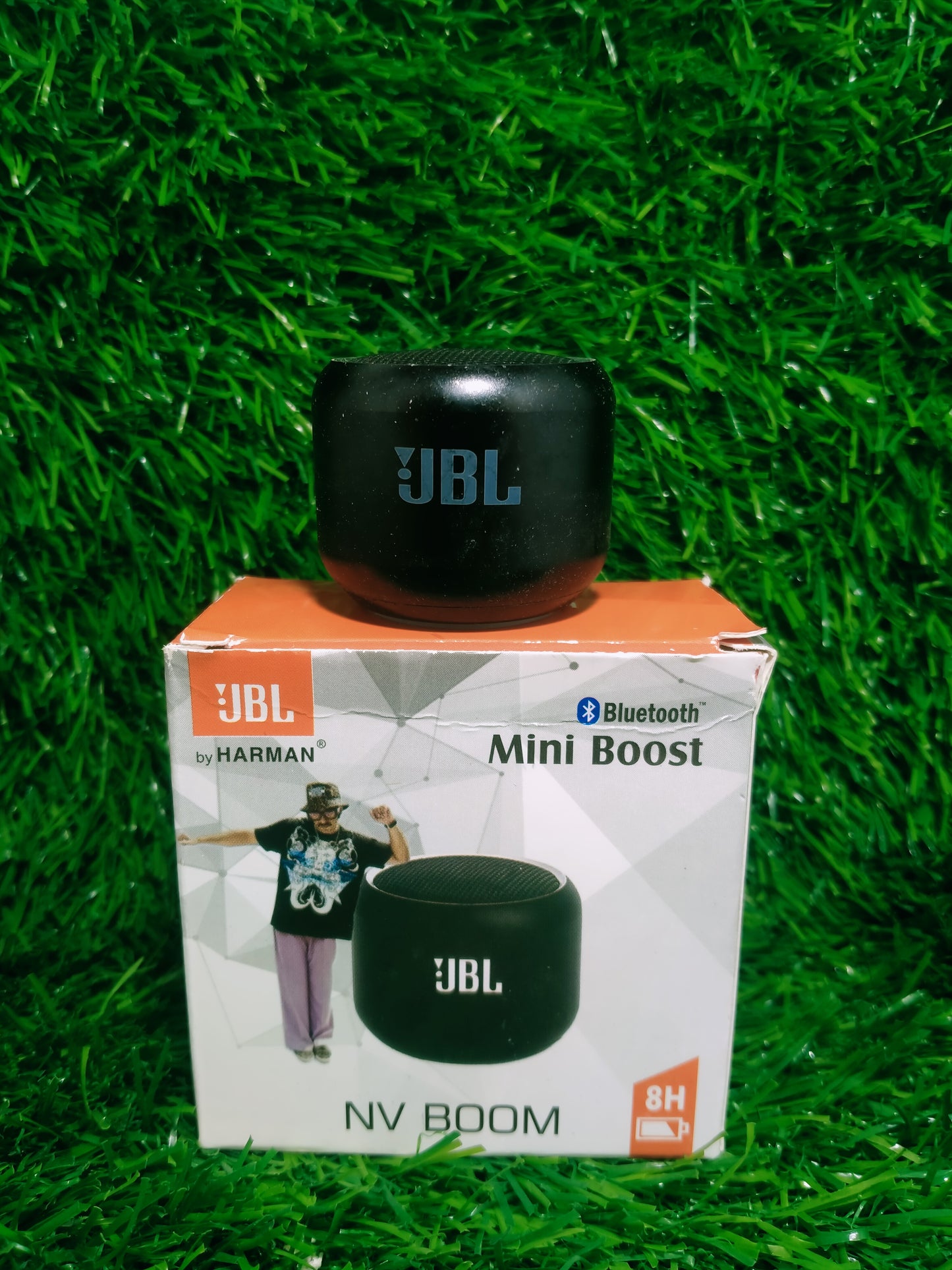 JbL mini boost NV BOOM Bluetooth speaker