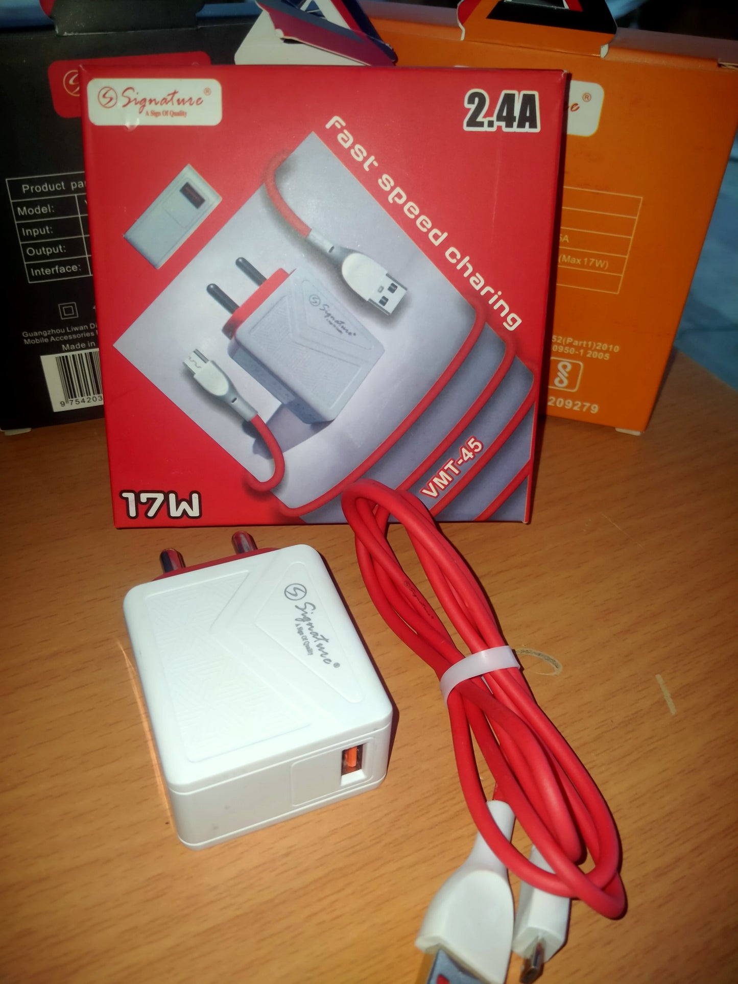 Signature VMT-45 17W, 2.1A single usb V8 charger