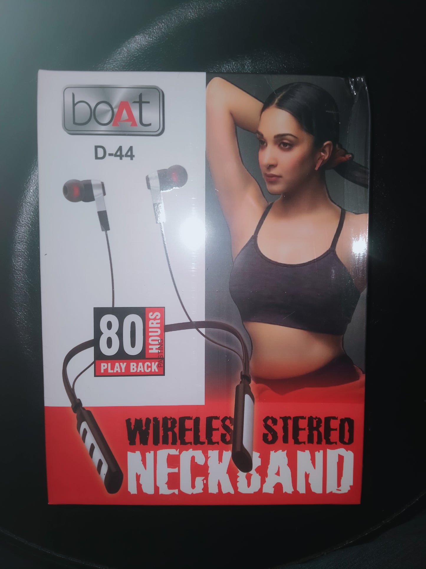 boAt D-44 neckband