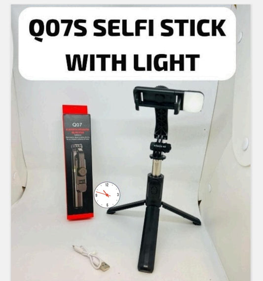 Q07 Selfie Stick with Light