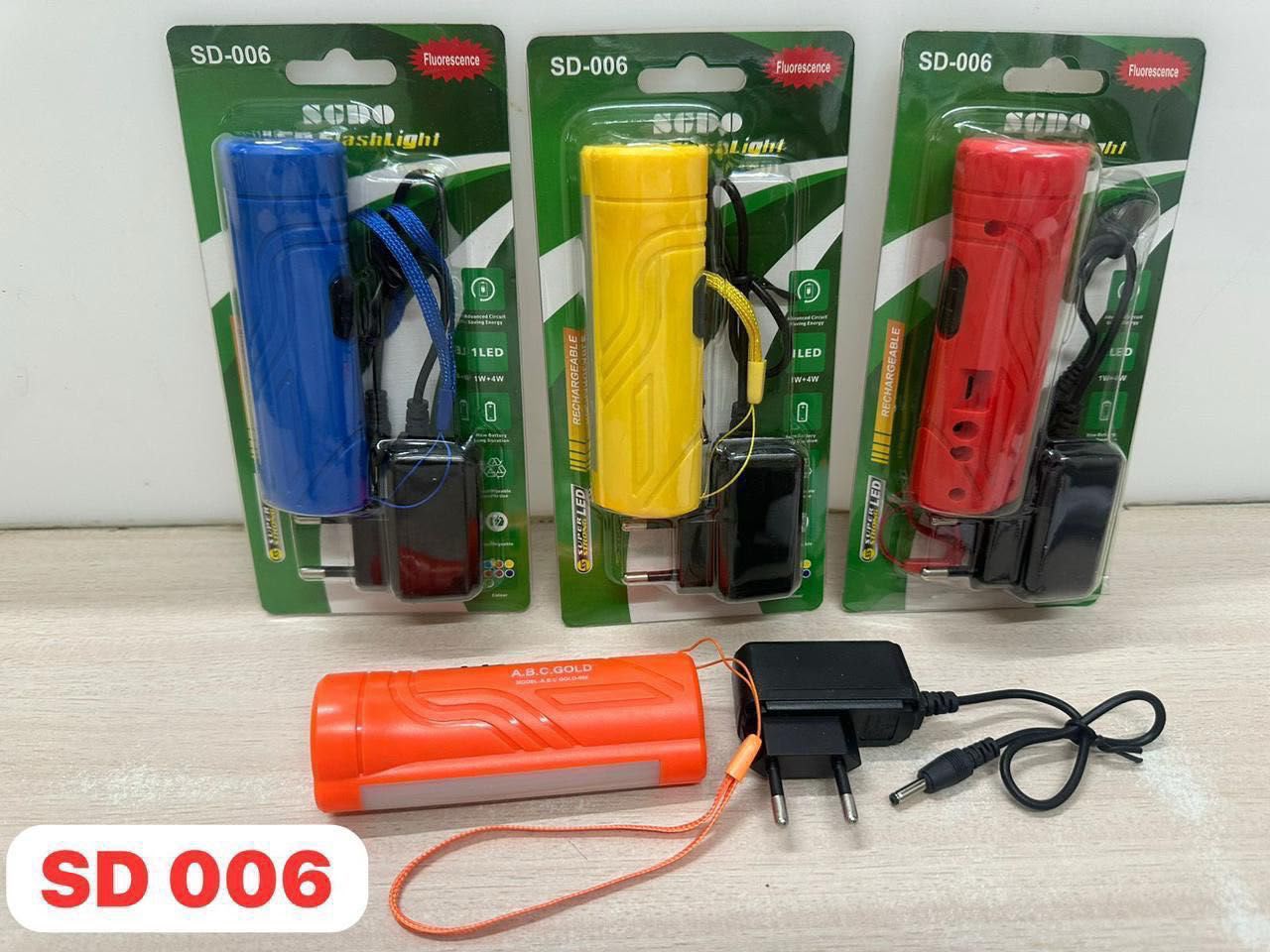 SD 006 Torch With Charger