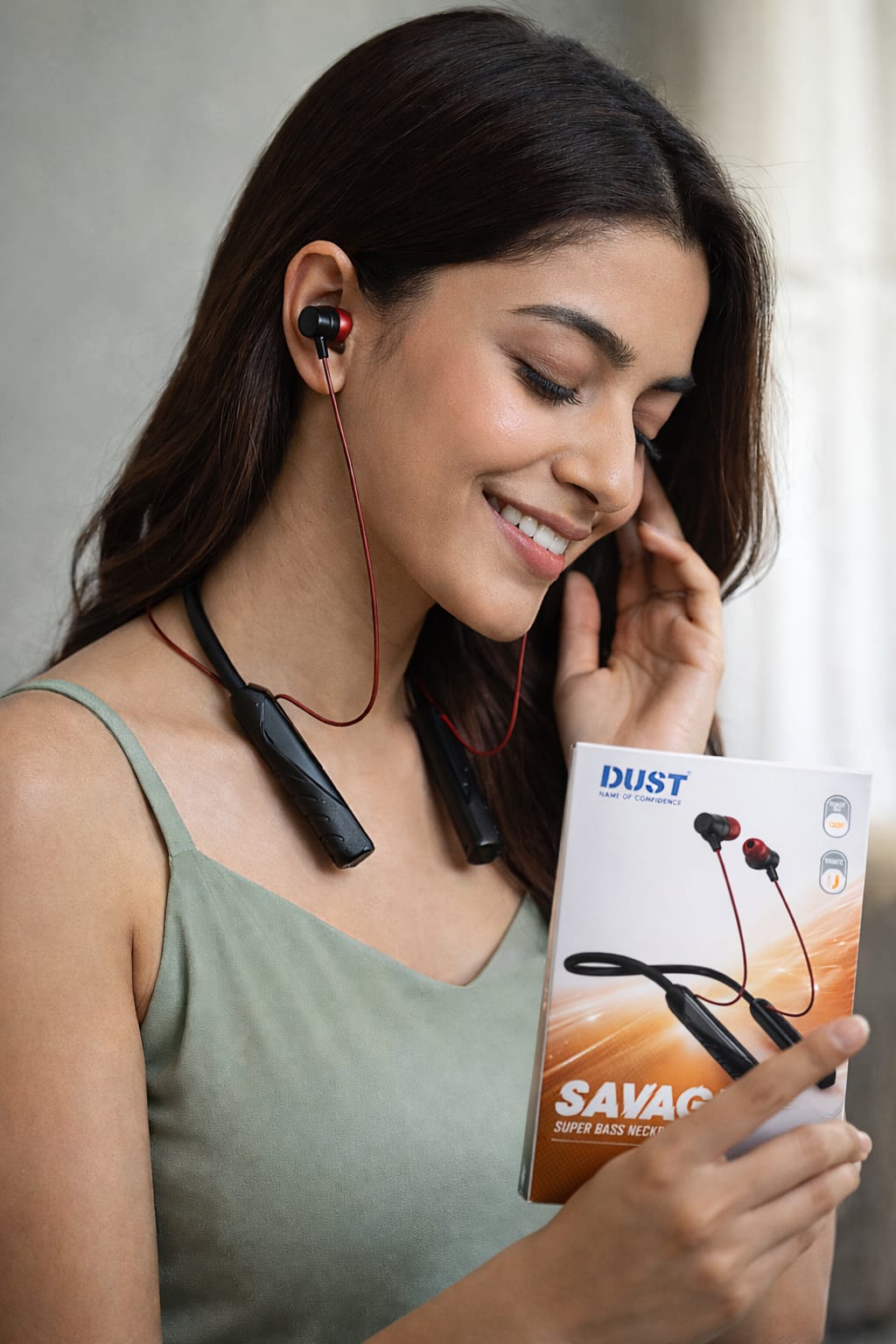 Dust SAVAGE Super Bass Neckband