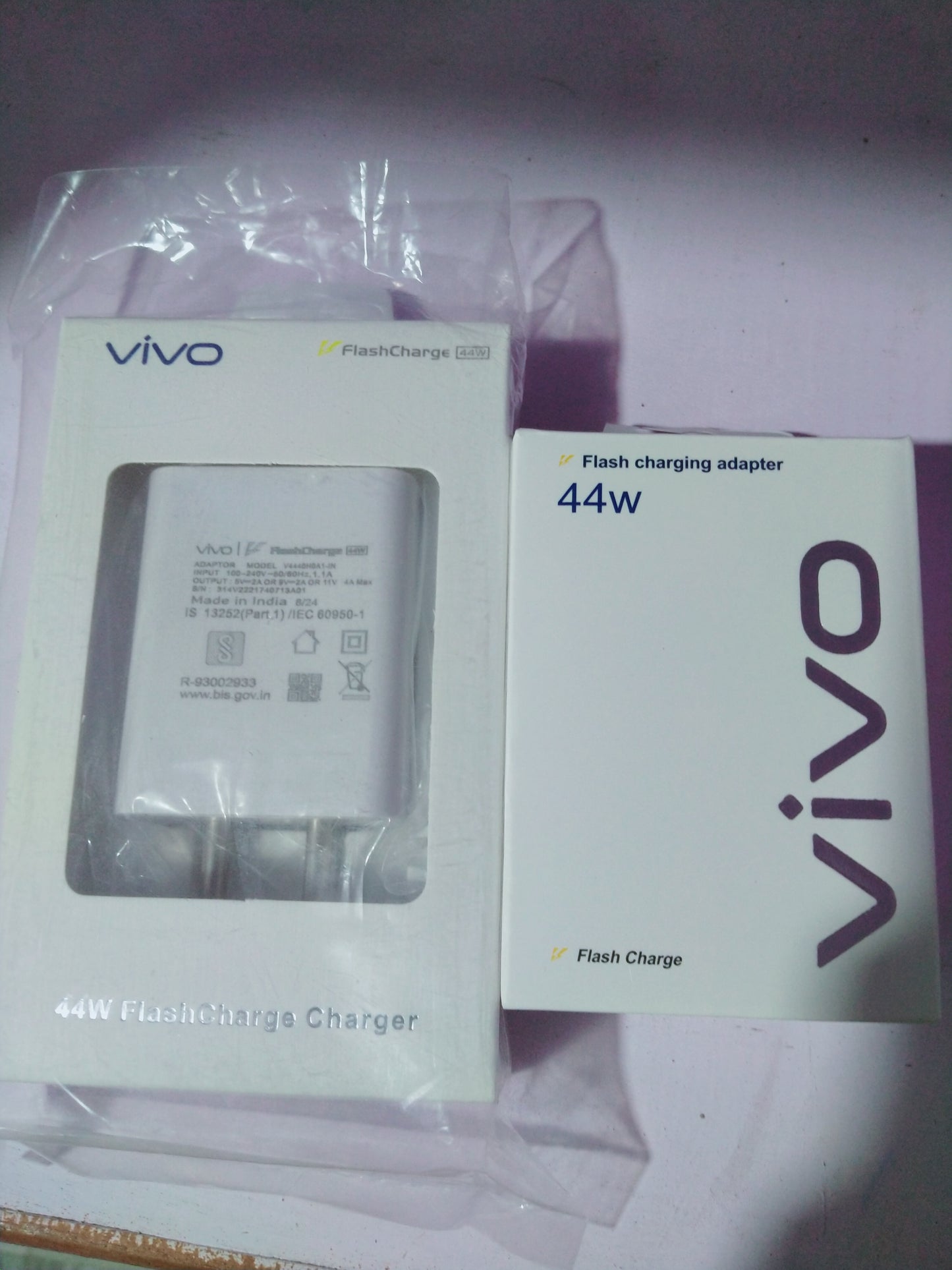 VIVO 44W, 2A Flash charger adaptor